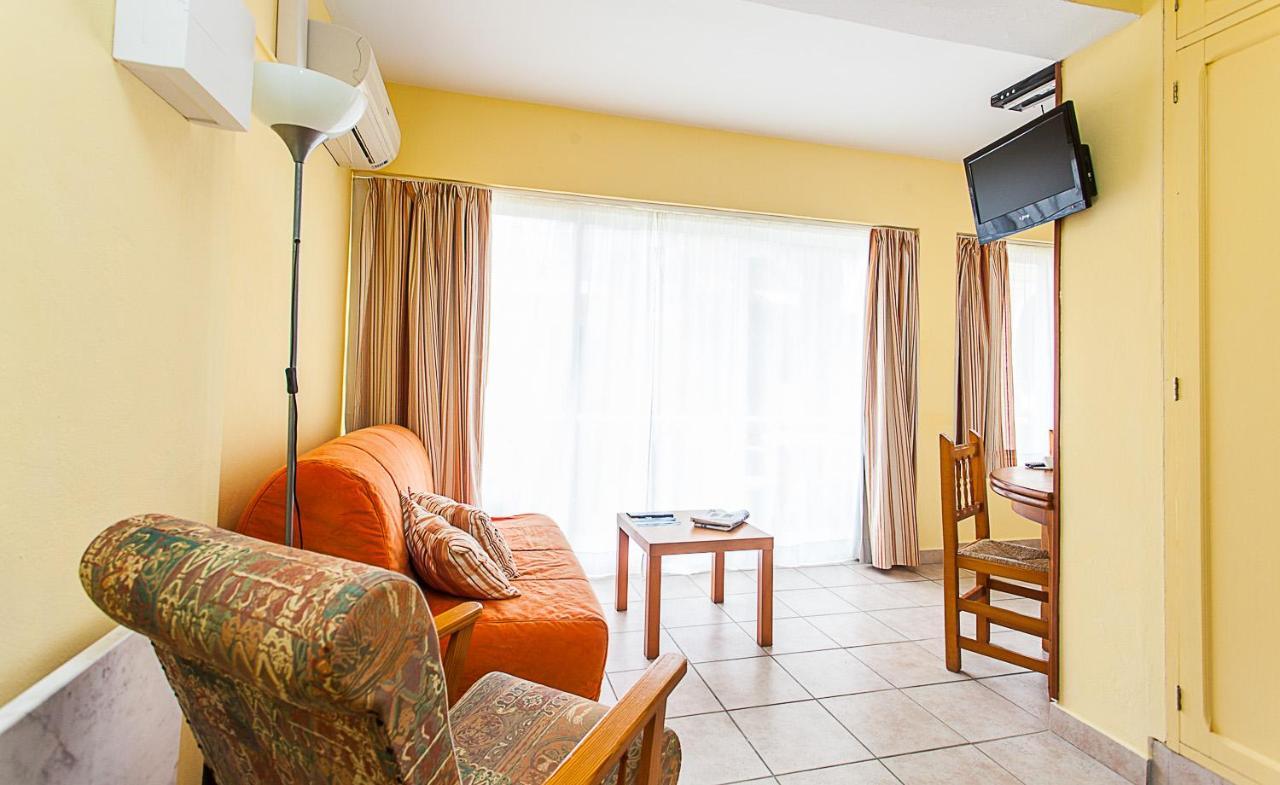 Hostal Doris - Adults Only Colonia de Sant Jordi Exteriör bild